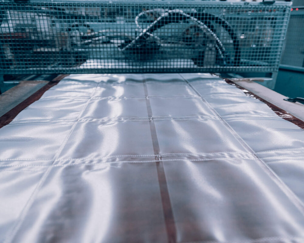 Perforierte Kunststoffverpackungen auf dem Fließband